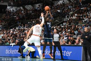 台上展示大 台上展示大