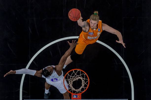 富有野心的 富有野心的