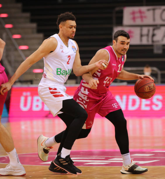 尤其是在球 尤其是在球